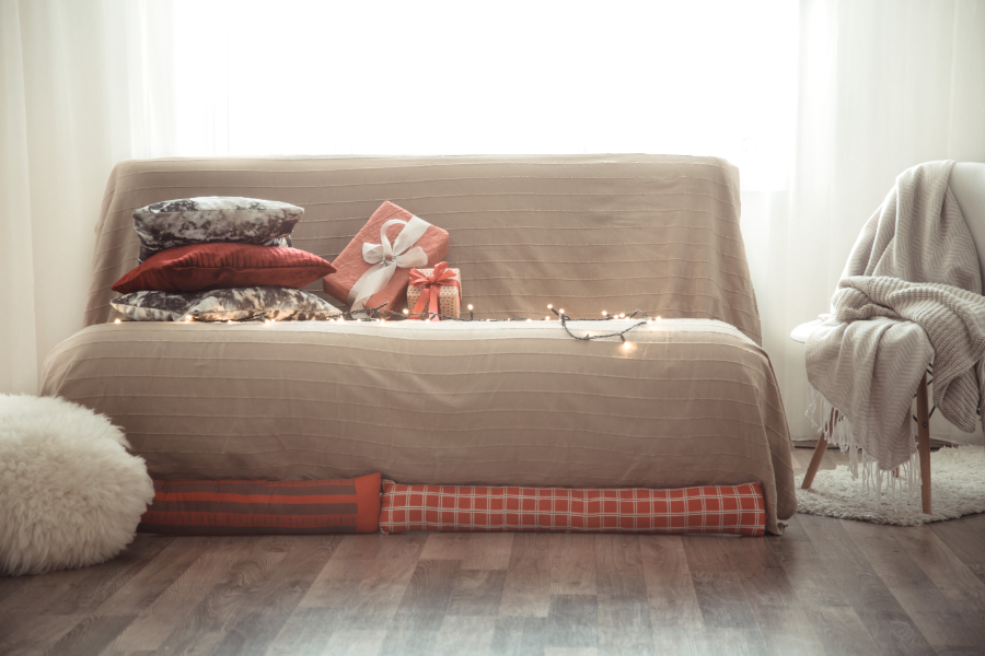 Ce canapé est fait avec un sommier