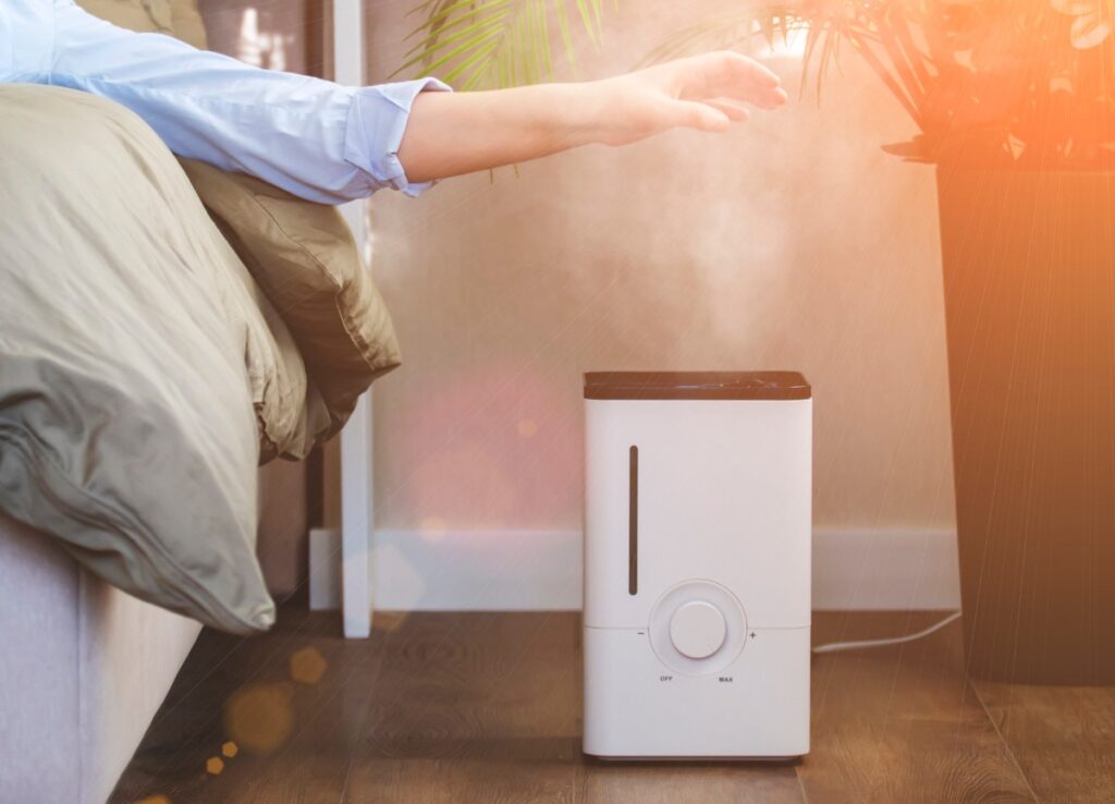 Humidificateur de chevet dans la chmabre à coucher